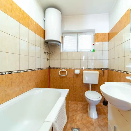 Apartment 4